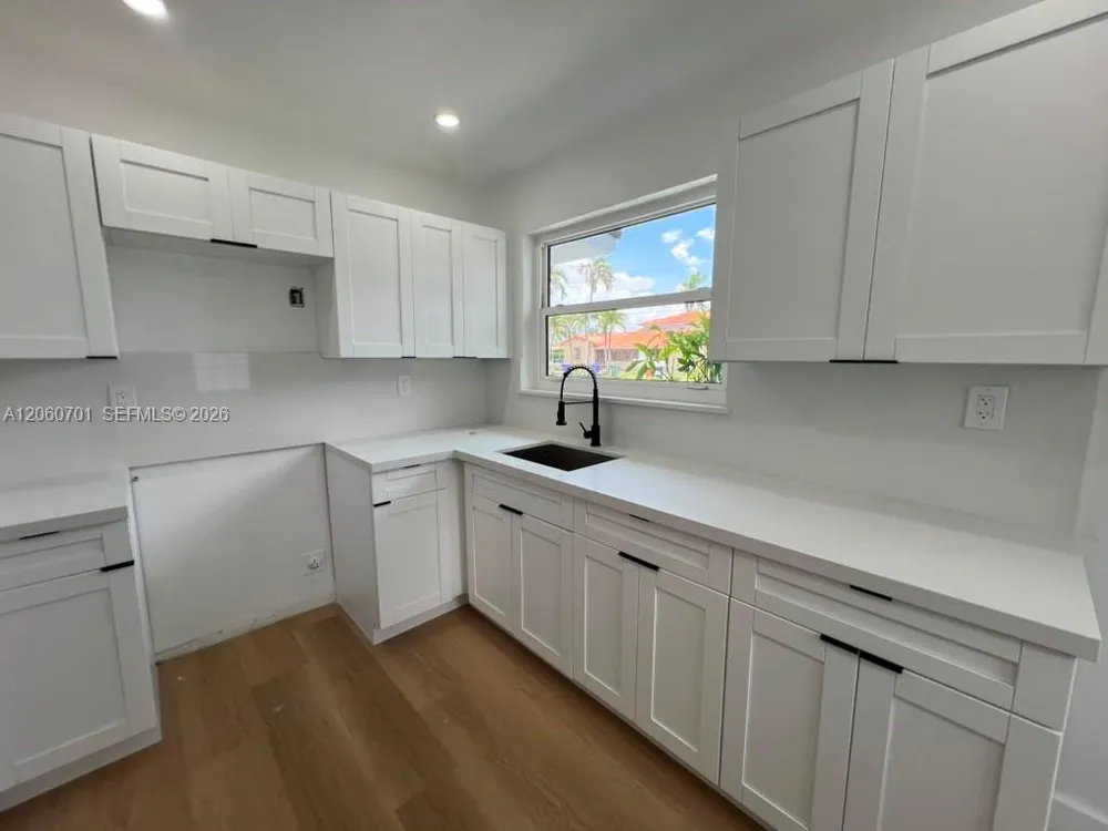 1239 SW 22nd Ave #1239 Miami, FL 33135