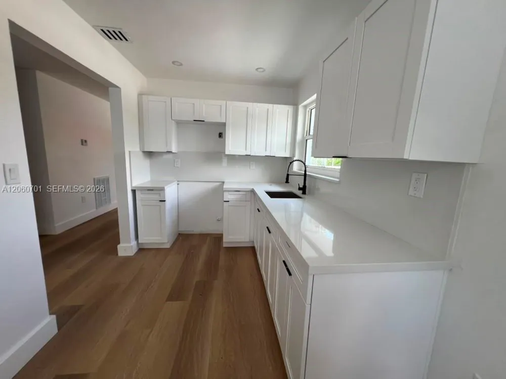 1239 SW 22nd Ave #1239 Miami, FL 33135