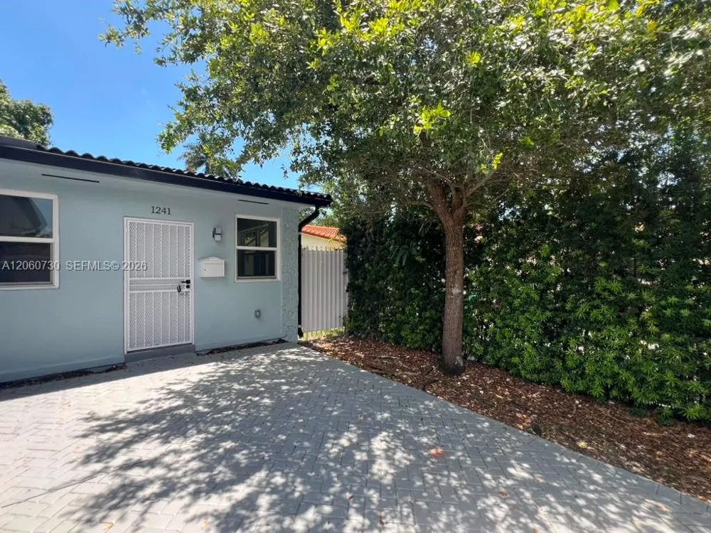 1239 SW 22nd Ave #1241 Miami, FL 33135