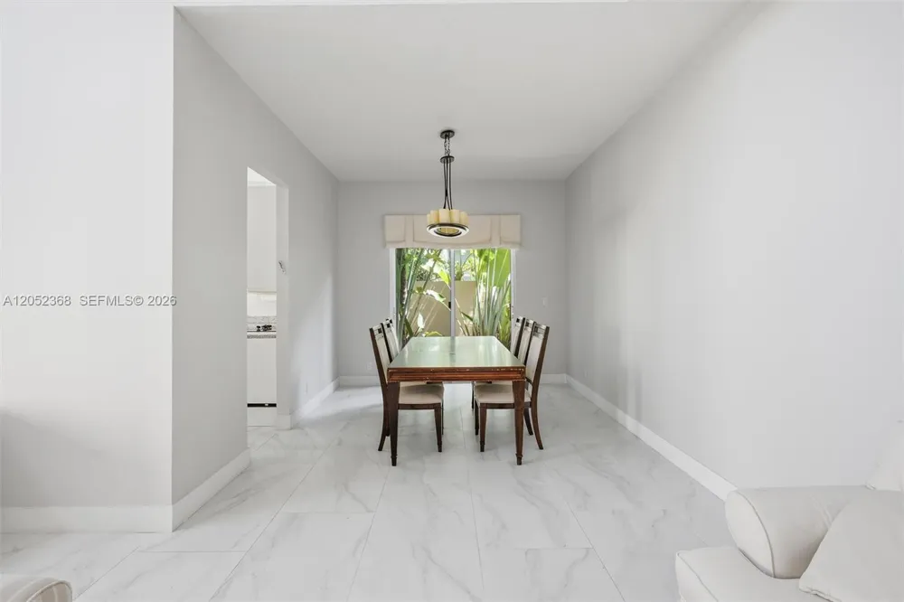 3722 NE 208th Ter Aventura, FL 33180