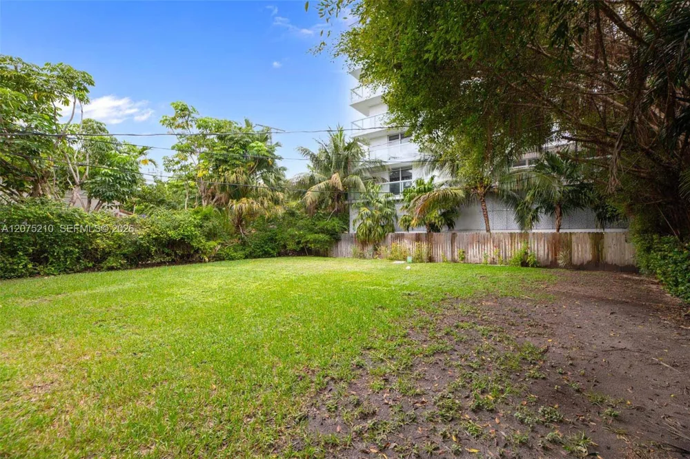 1125 99th St #12 Bay Harbor Islands, FL 33154