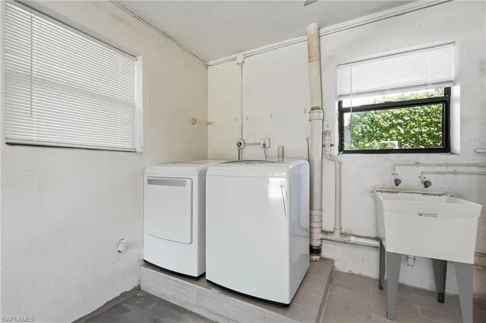 1421 Olmeda Way Fort Myers, FL 33901