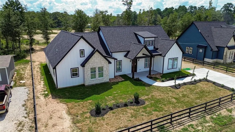 170 County Road 37301 Splendora, TX 77372