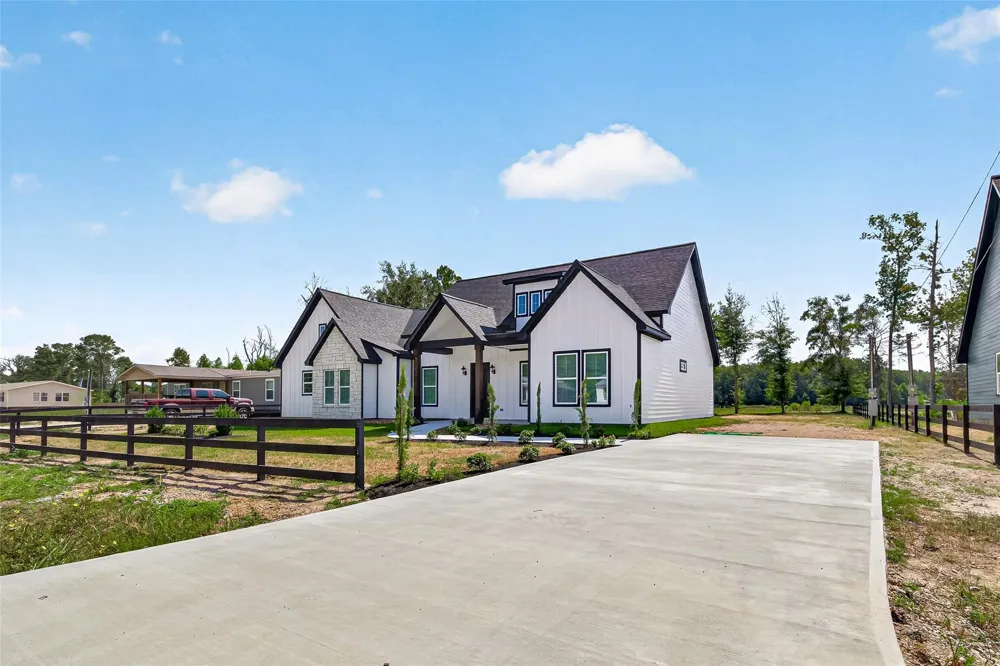 170 County Road 37301 Splendora, TX 77372