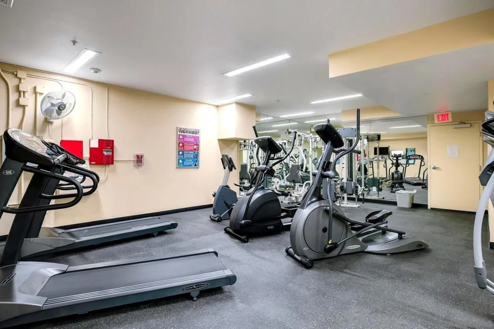 450 Street #6121 San Diego, CA 92101