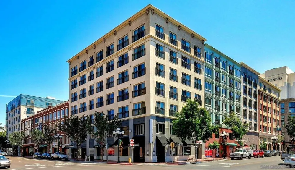 450 Street #6121 San Diego, CA 92101