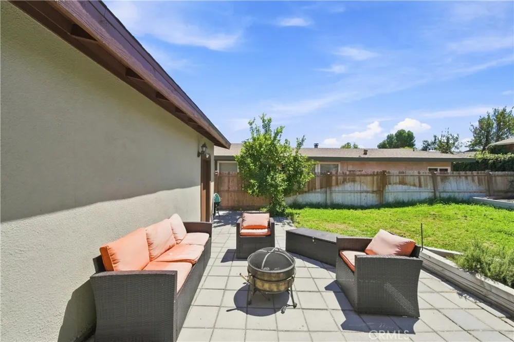 31977 Quartz Lane Castaic, CA 91384