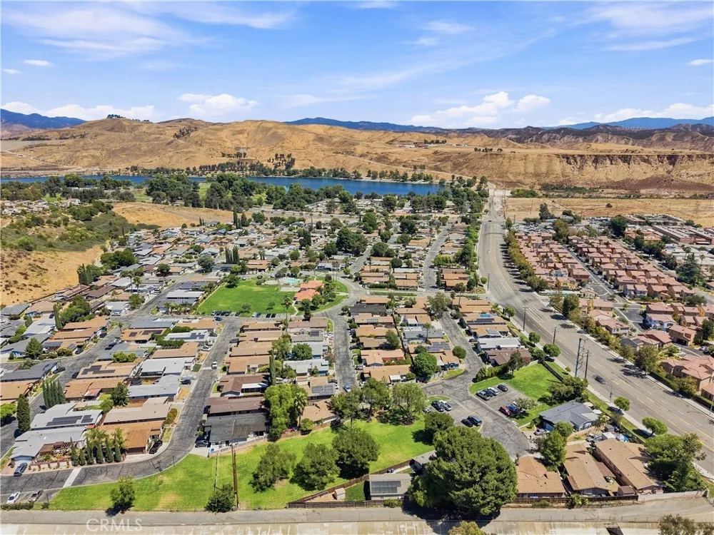 31977 Quartz Lane Castaic, CA 91384