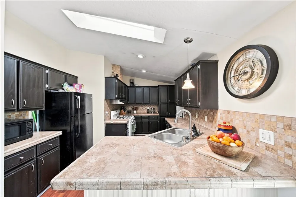 31977 Quartz Lane Castaic, CA 91384