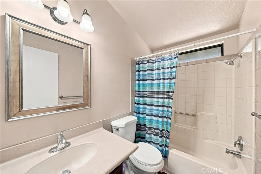 31977 Quartz Lane Castaic, CA 91384