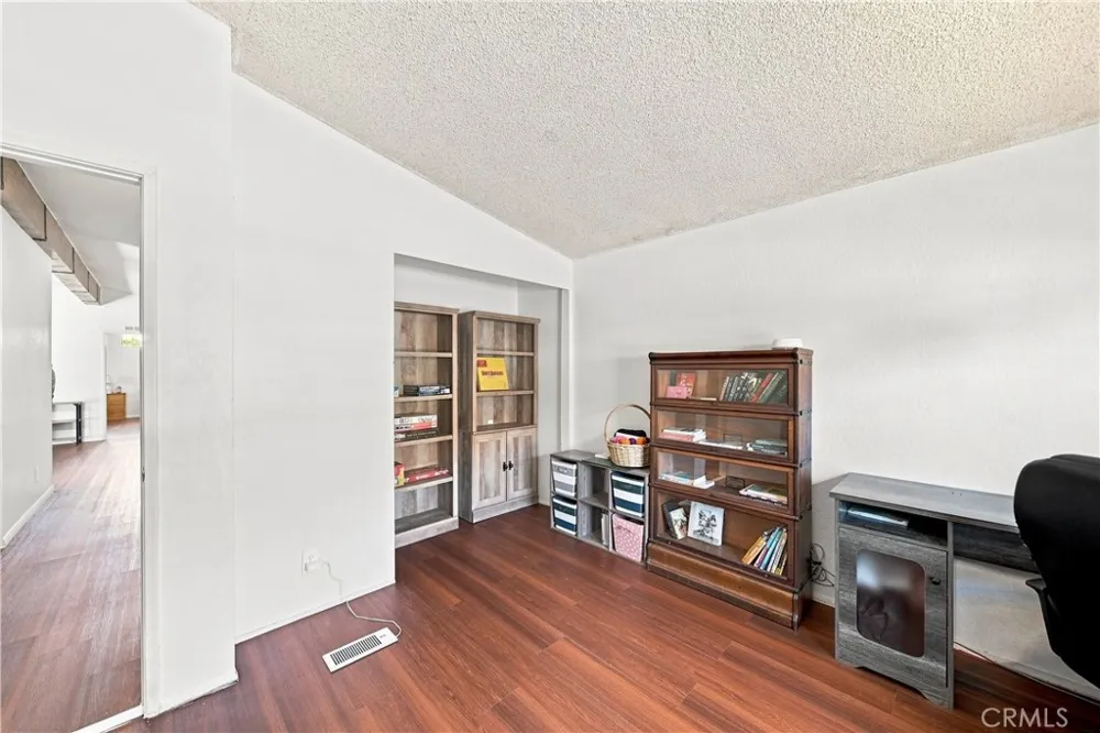 31977 Quartz Lane Castaic, CA 91384
