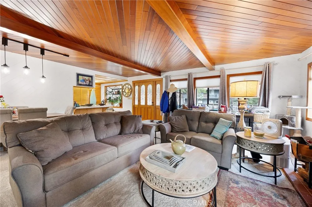 54025 Pine Crest Idyllwild, CA 92549