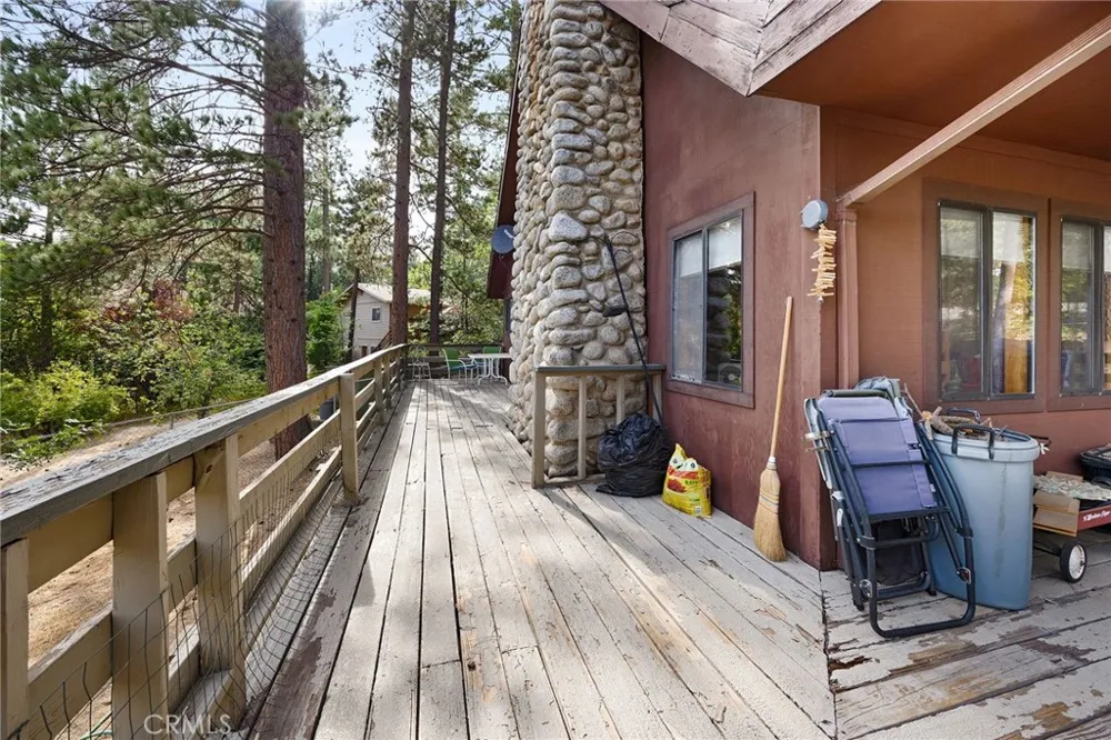 54025 Pine Crest Idyllwild, CA 92549