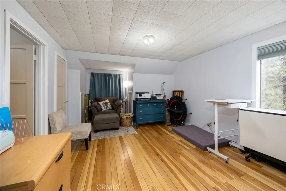 54025 Pine Crest Idyllwild, CA 92549