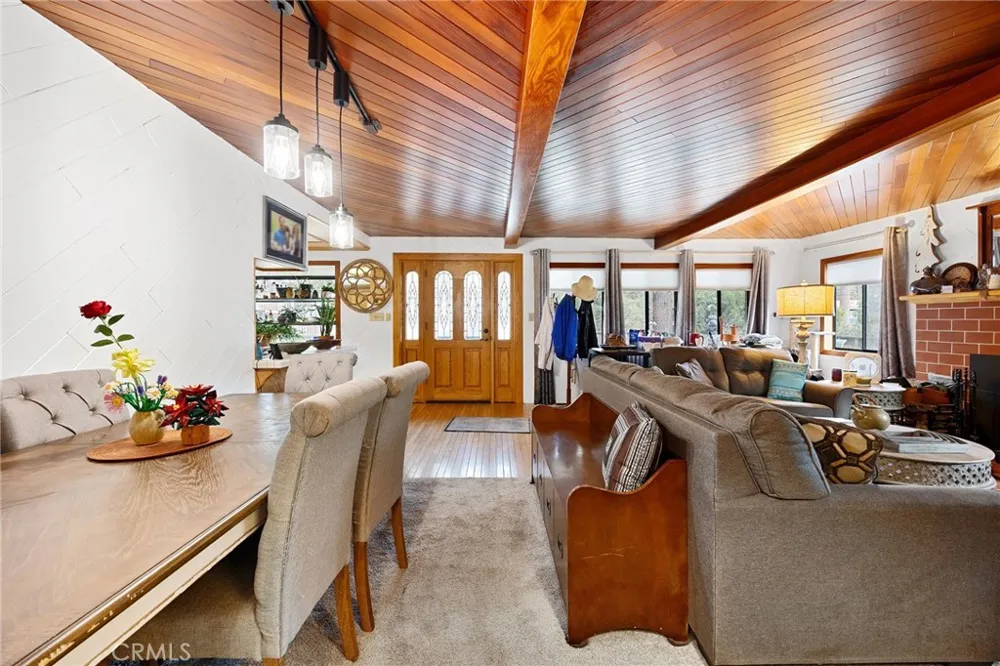 54025 Pine Crest Idyllwild, CA 92549
