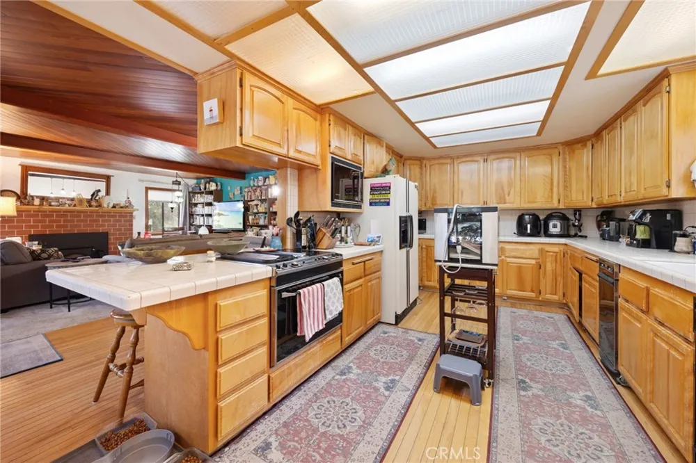 54025 Pine Crest Idyllwild, CA 92549