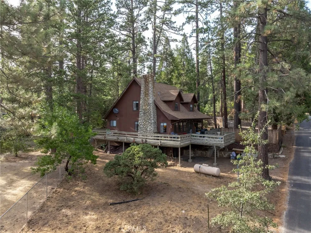 54025 Pine Crest Idyllwild, CA 92549