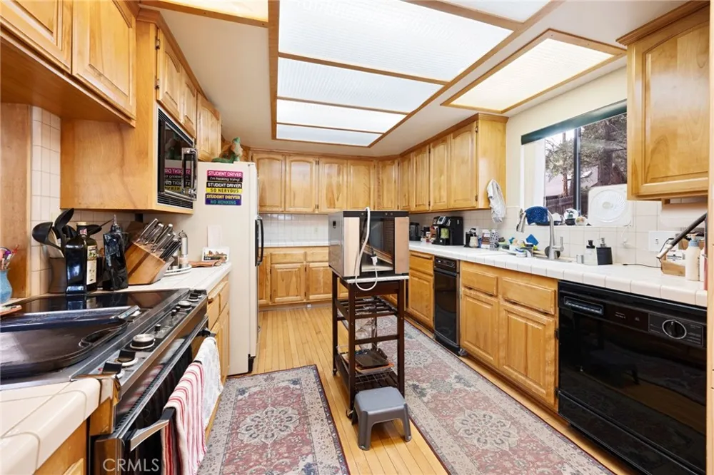 54025 Pine Crest Idyllwild, CA 92549
