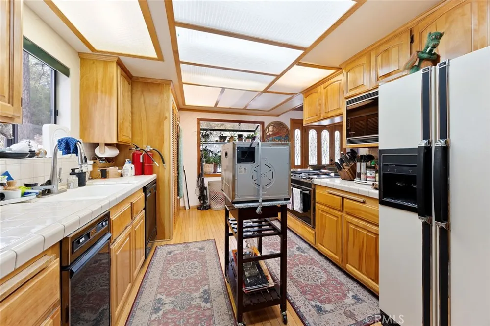 54025 Pine Crest Idyllwild, CA 92549