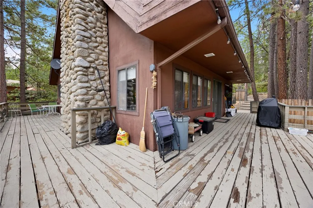 54025 Pine Crest Idyllwild, CA 92549