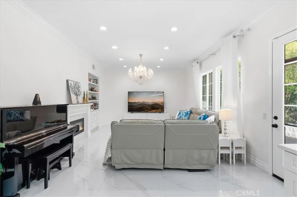 98 Winslow Irvine, CA 92620