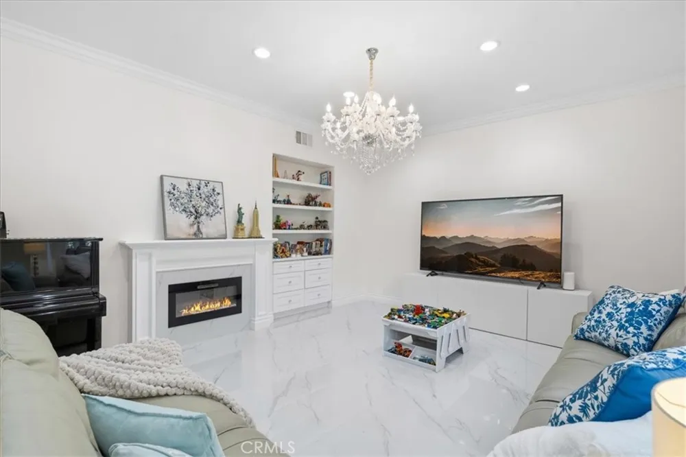 98 Winslow Irvine, CA 92620