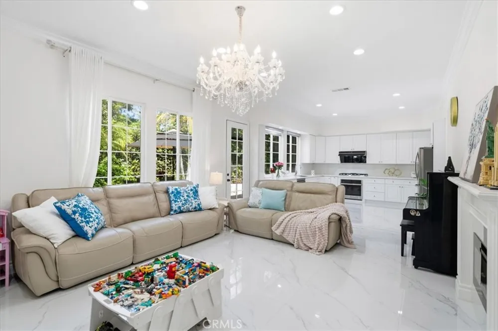 98 Winslow Irvine, CA 92620