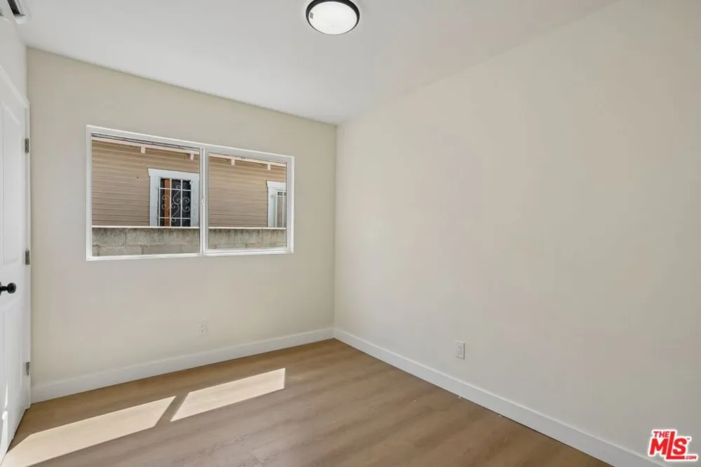 5214 Cimarron Street Los Angeles, CA 90062