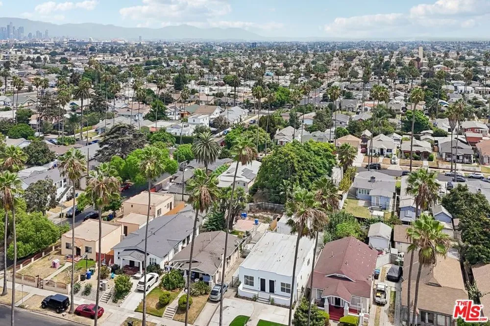 5214 Cimarron Street Los Angeles, CA 90062