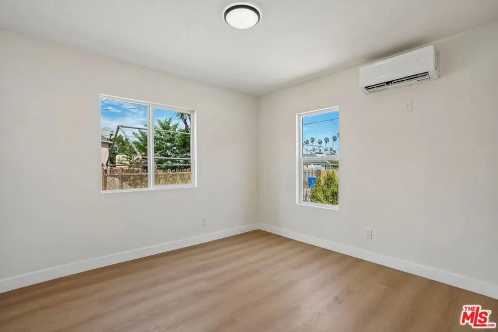 5214 Cimarron Street Los Angeles, CA 90062