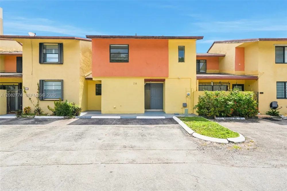 9674 Fontainebleau Blvd #28 Miami, FL 33172