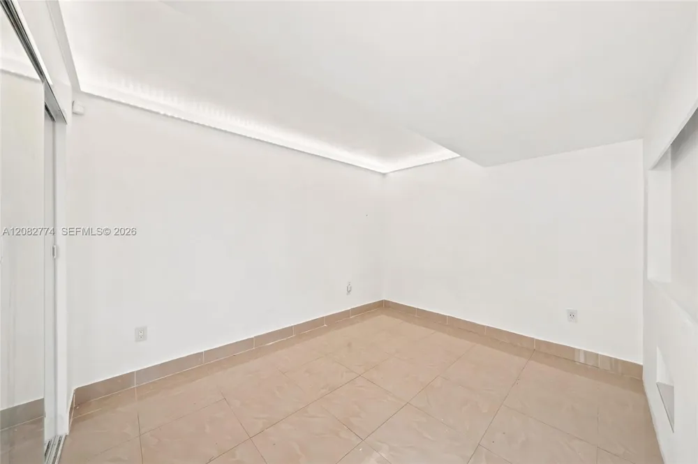 9674 Fontainebleau Blvd #28 Miami, FL 33172