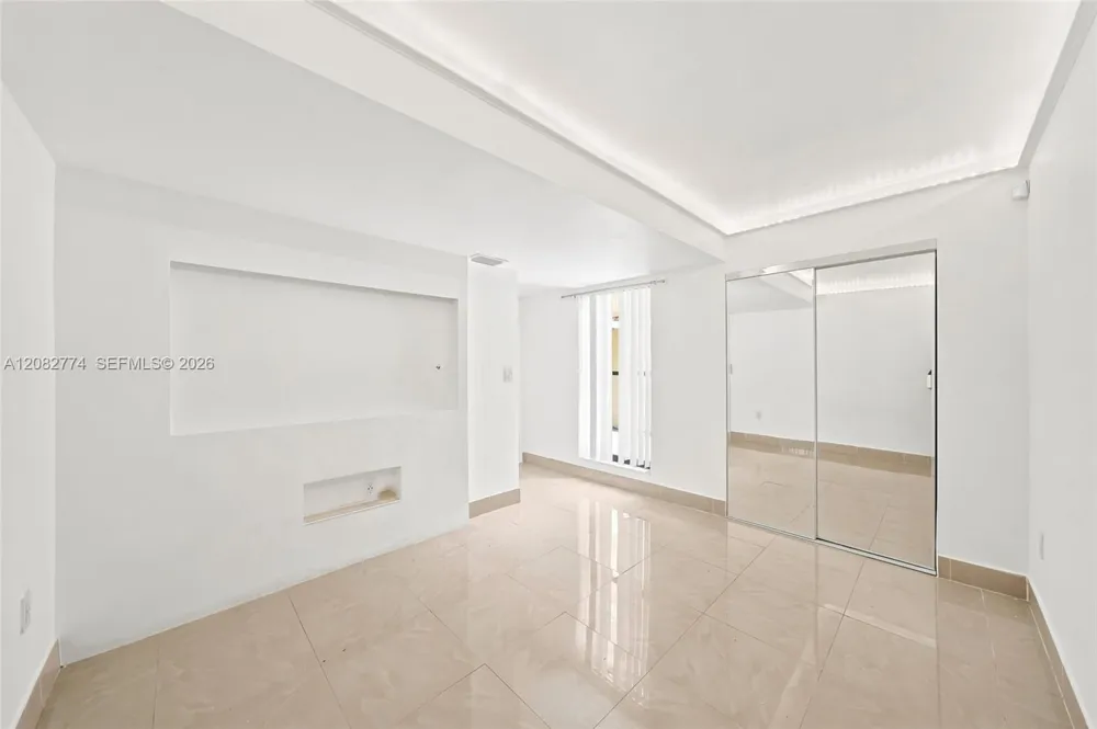 9674 Fontainebleau Blvd #28 Miami, FL 33172