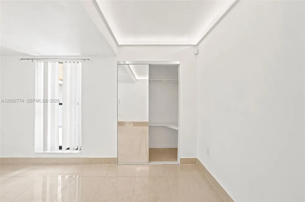 9674 Fontainebleau Blvd #28 Miami, FL 33172