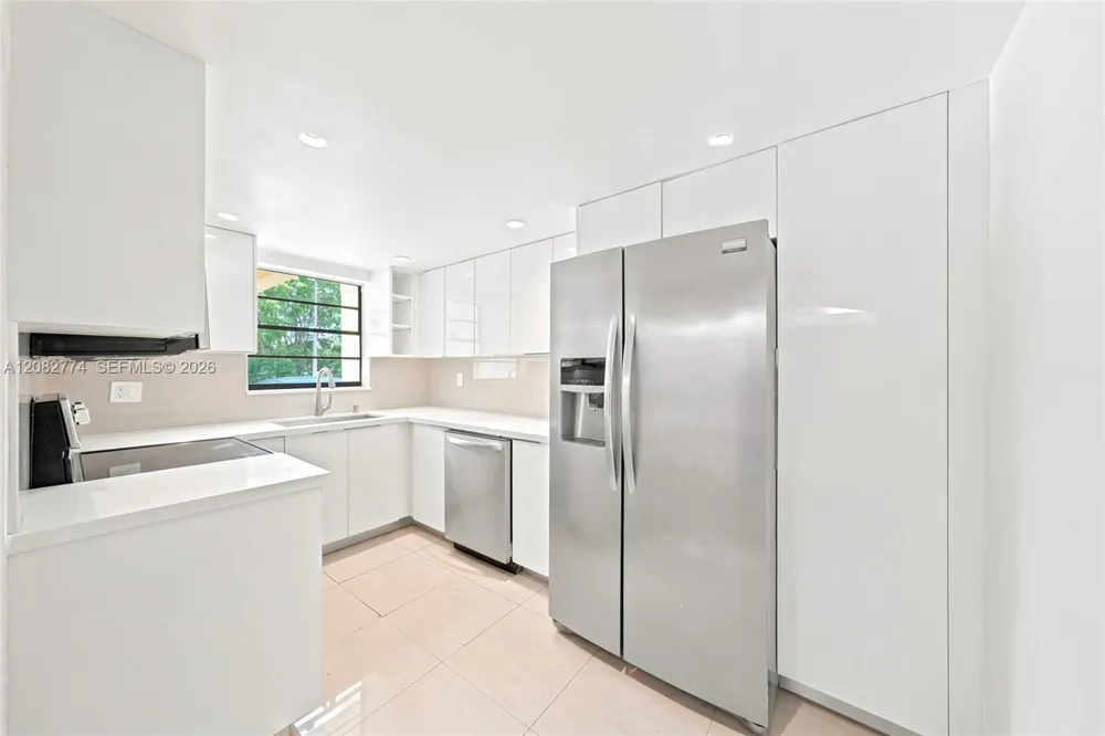 9674 Fontainebleau Blvd #28 Miami, FL 33172
