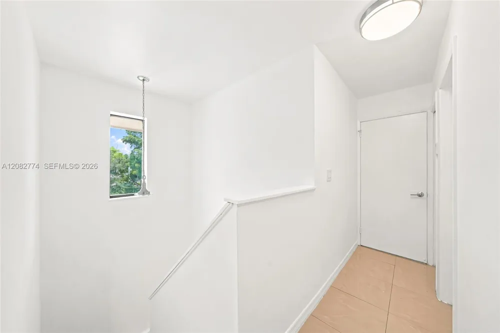9674 Fontainebleau Blvd #28 Miami, FL 33172
