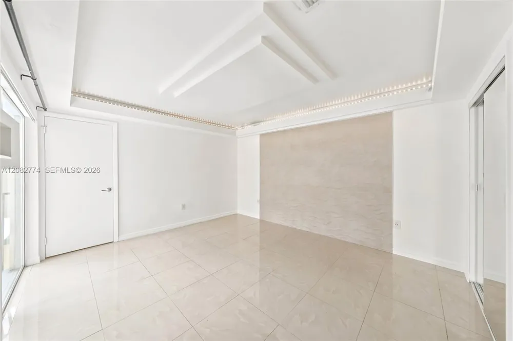 9674 Fontainebleau Blvd #28 Miami, FL 33172