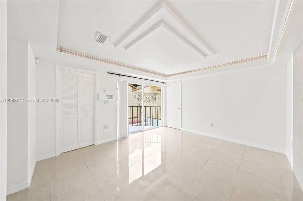 9674 Fontainebleau Blvd #28 Miami, FL 33172