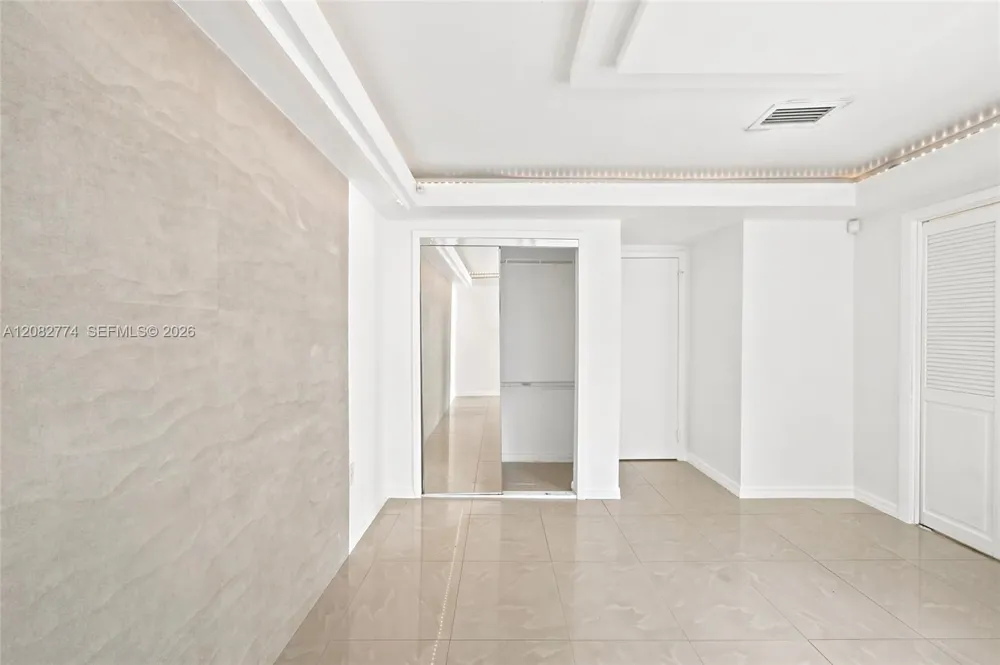 9674 Fontainebleau Blvd #28 Miami, FL 33172