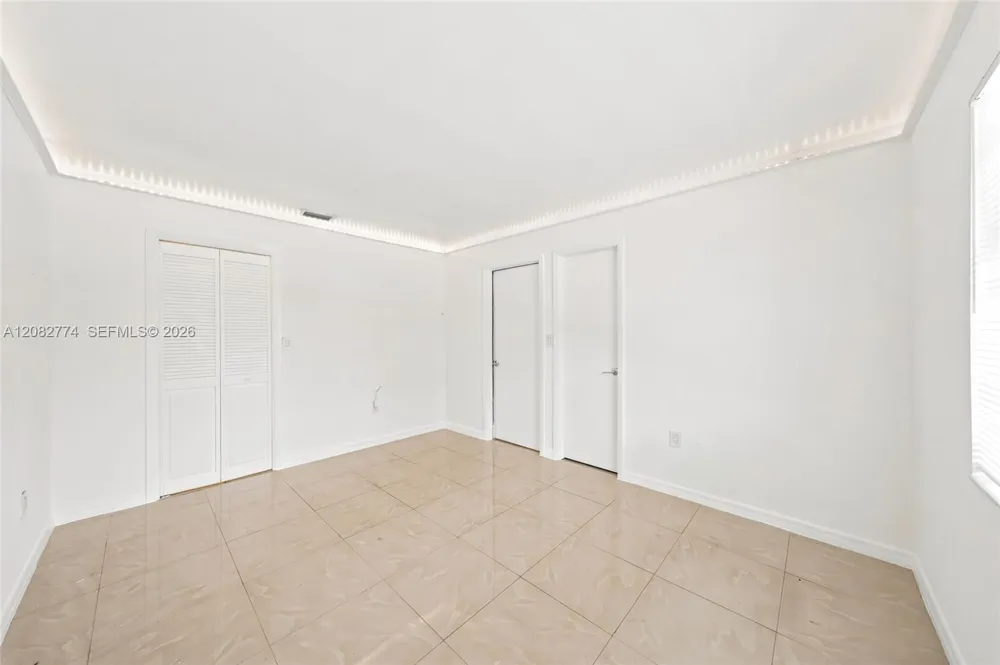 9674 Fontainebleau Blvd #28 Miami, FL 33172