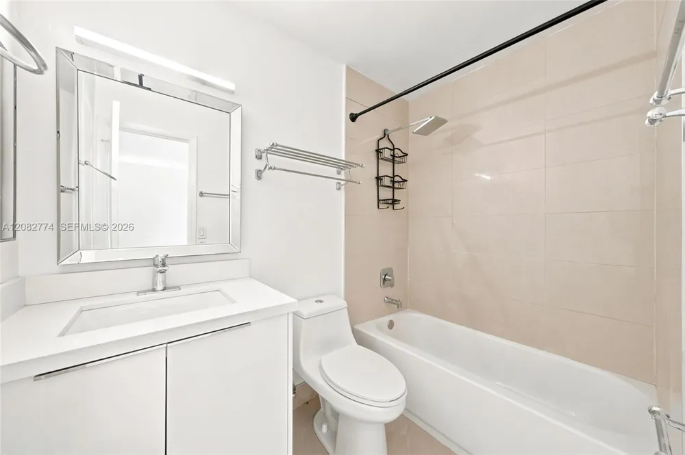 9674 Fontainebleau Blvd #28 Miami, FL 33172