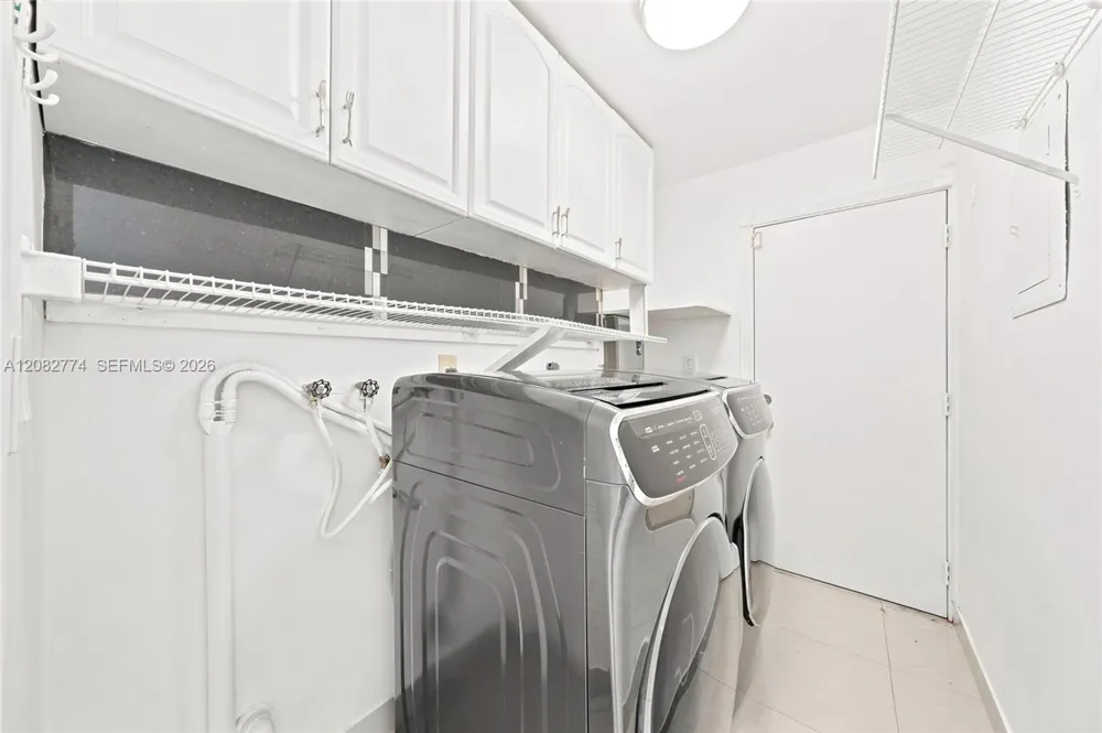 9674 Fontainebleau Blvd #28 Miami, FL 33172
