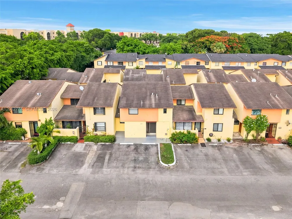 9674 Fontainebleau Blvd #28 Miami, FL 33172