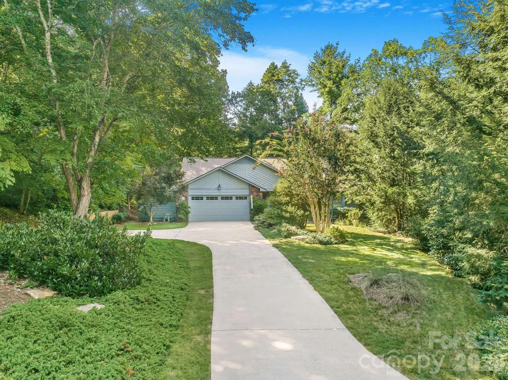 31 Hillcreek Drive Asheville, NC 28804