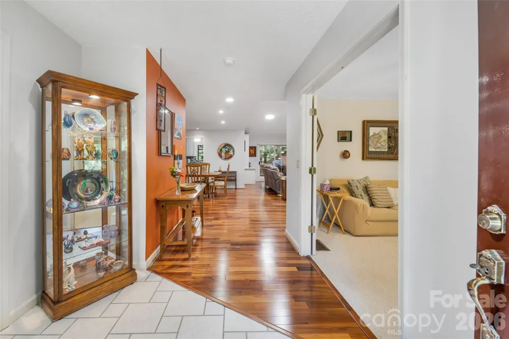 31 Hillcreek Drive Asheville, NC 28804