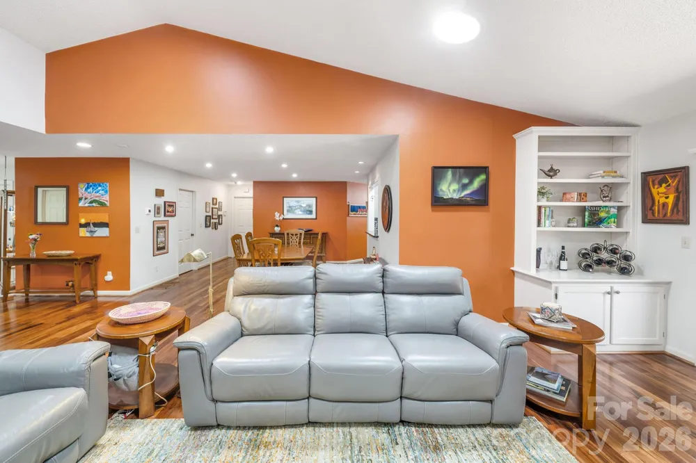 31 Hillcreek Drive Asheville, NC 28804
