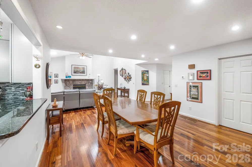 31 Hillcreek Drive Asheville, NC 28804