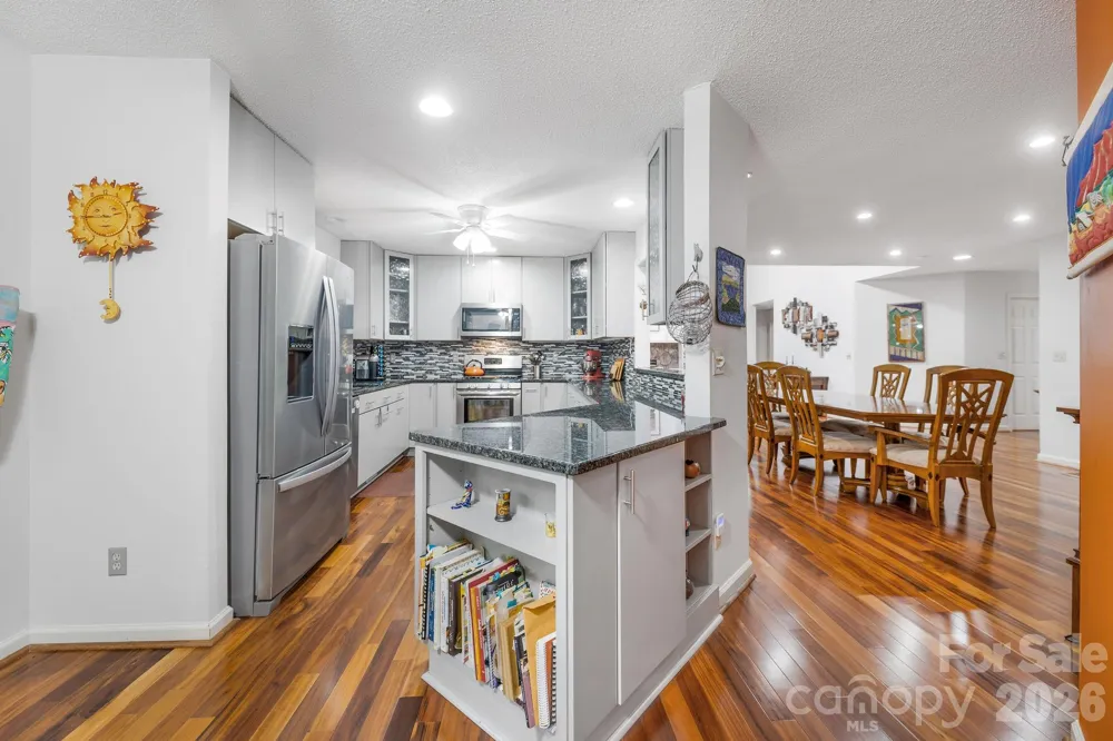 31 Hillcreek Drive Asheville, NC 28804