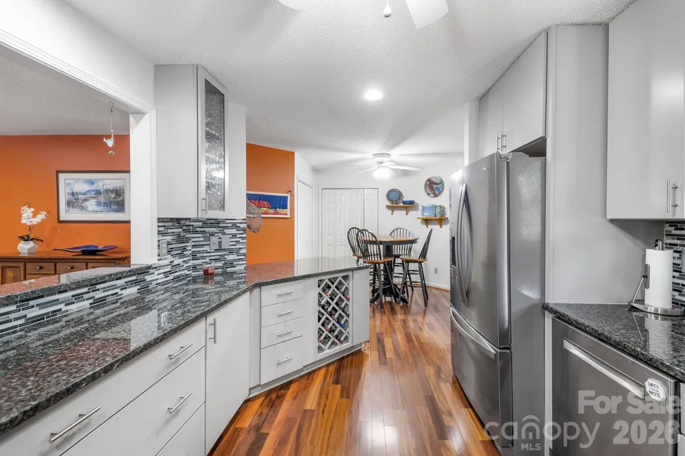 31 Hillcreek Drive Asheville, NC 28804