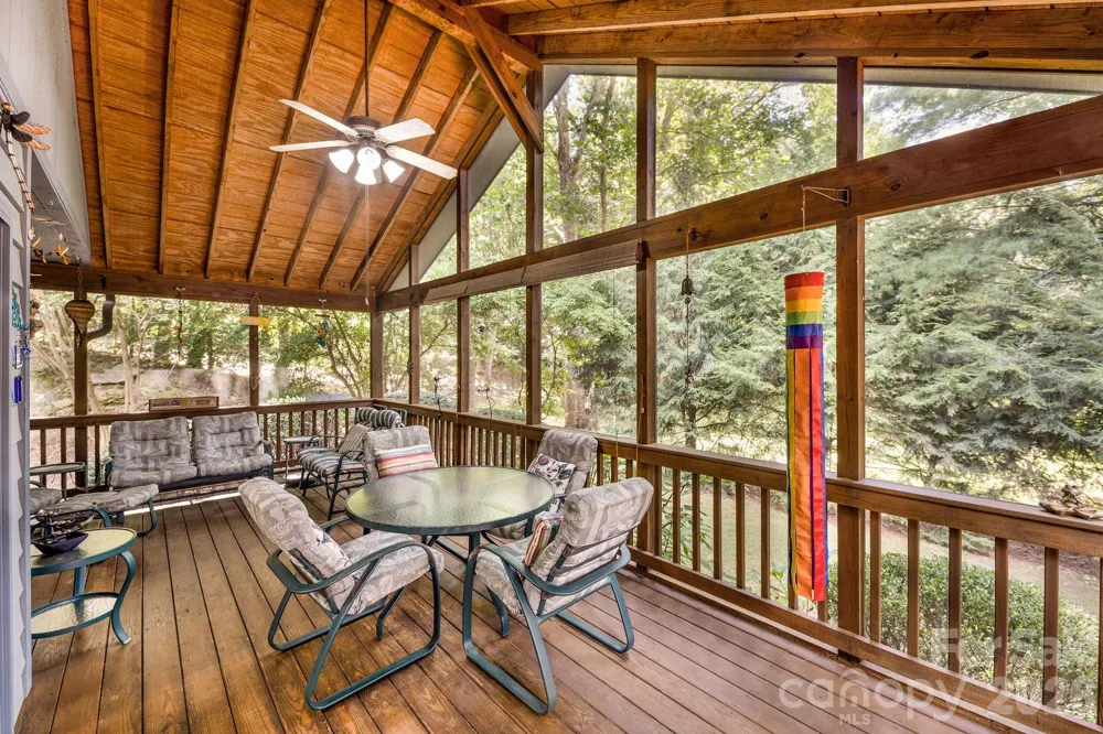 31 Hillcreek Drive Asheville, NC 28804